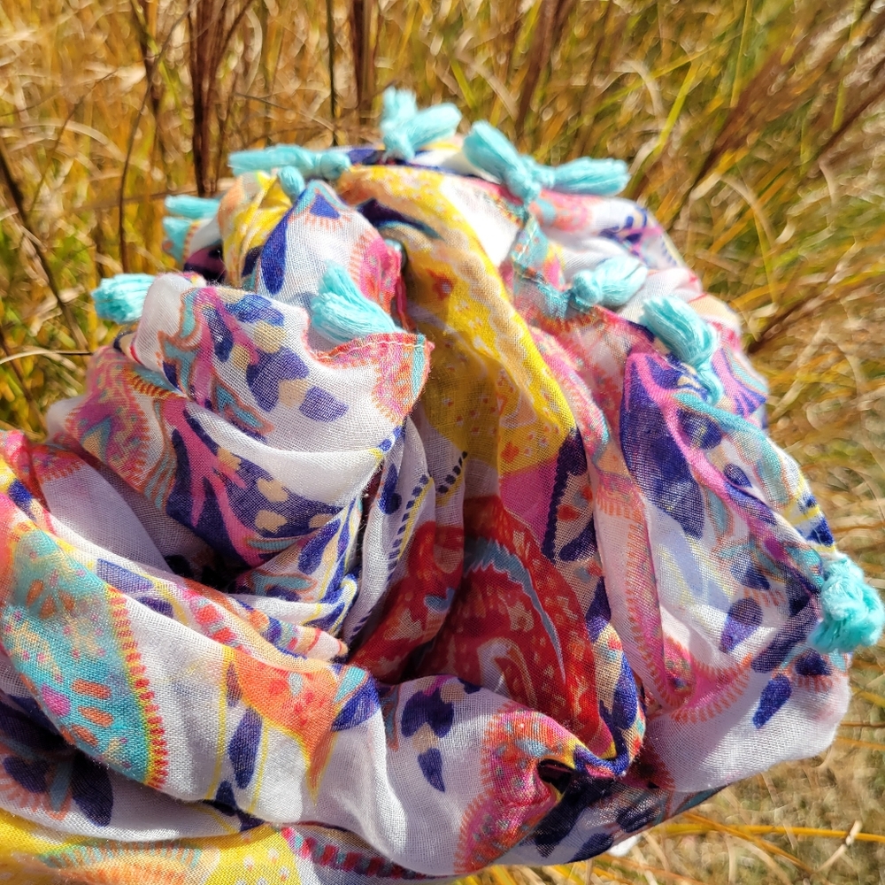 LOFT Outlet Infinity Scarf with Tassels ~ Boho & Beachy ~ VGUC ~ FINAL PRICE! - Picture 8 of 9